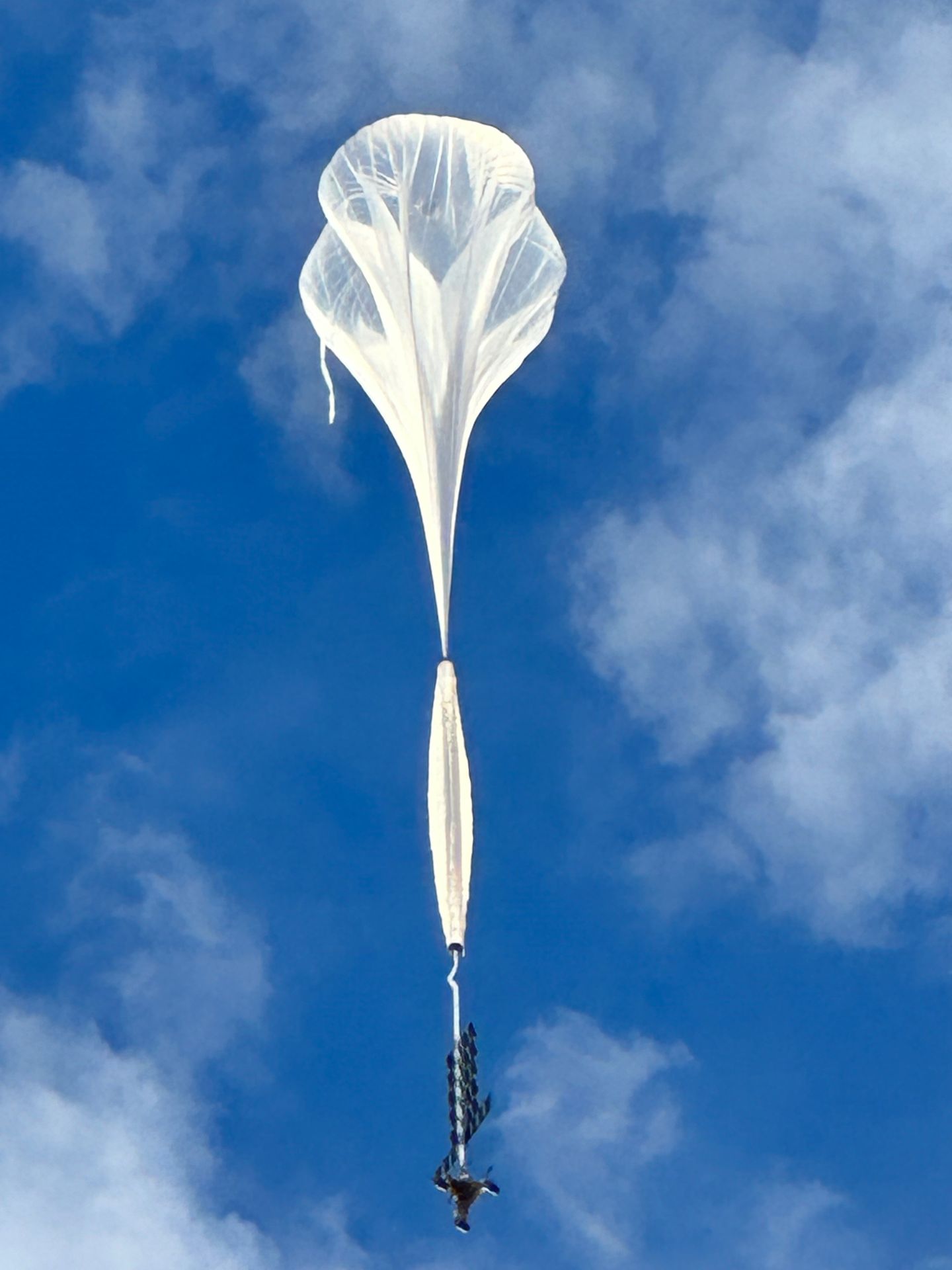 The stratollite balloon ascending above Page (Image: SET)